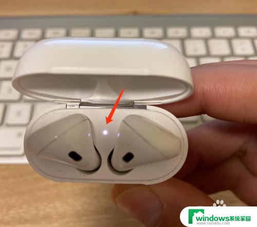 台式电脑怎么连接苹果蓝牙耳机 Windows 10如何连接苹果AirPods