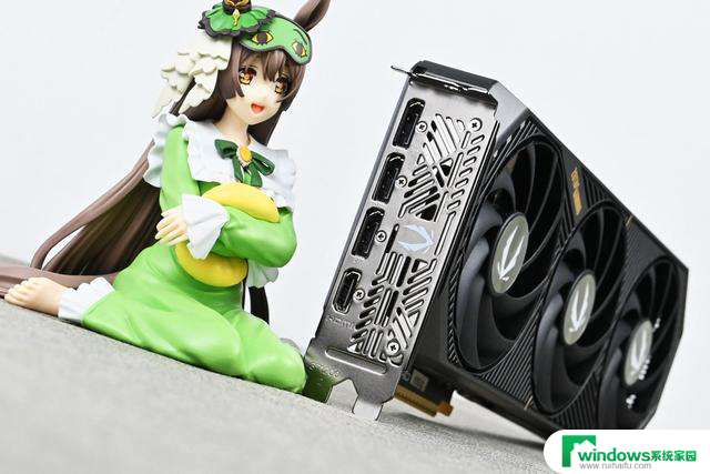 索泰RTX 5070 SOLID OC游戏显卡拆解评测：用料扎实，散热效果优秀