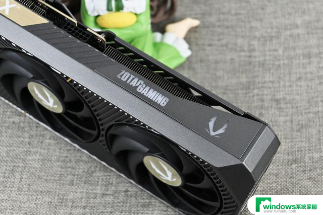 索泰RTX 5070 SOLID OC游戏显卡拆解评测：用料扎实，散热效果优秀