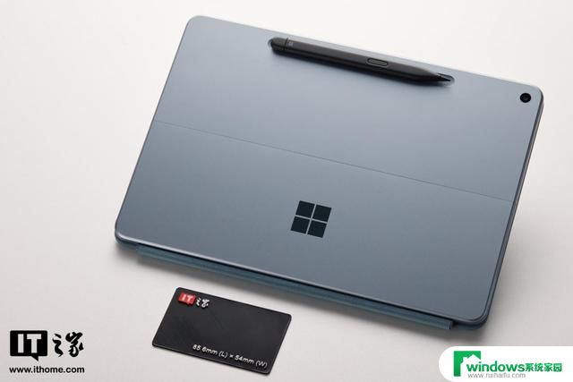 微软2025年全新Surface Pro 12英寸体验：移动轻办公之选特点详解