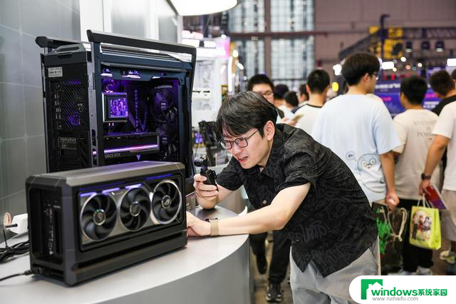 BW2025 ROG玩乐园 华硕显卡引爆次元狂欢，精彩时刻抢先体验