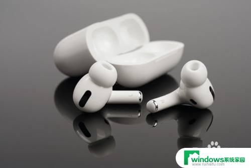 airpods耳机有杂音滋滋 Airpods Pro右耳异响破音原因及解决方法