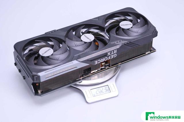 最强AI炼丹炉！技嘉GeForce RTX 4090 GAMING OC魔鹰显卡评测：性能超群，成为炼丹大师的首选！